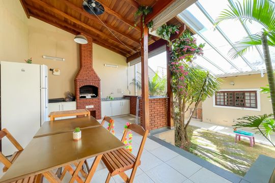 Churrasqueira de casa à venda com 4 quartos, 250m² em City Bussocaba, Osasco