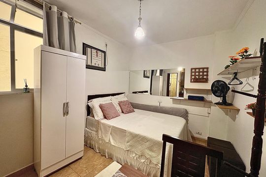 Sala/Quarto de kitnet/studio para alugar com 1 quarto, 18m² em Gonzaguinha, São Vicente