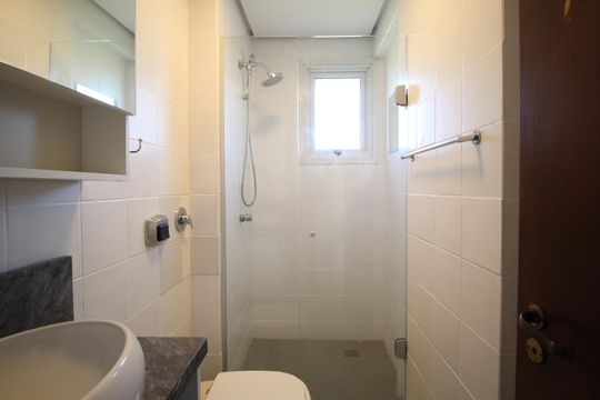 Banheiro da Suíte 1 de apartamento à venda com 2 quartos, 92m² em Boa Vista, Porto Alegre