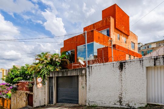 Fachada de casa para alugar com 3 quartos, 350m² em Alto Barroca, Belo Horizonte