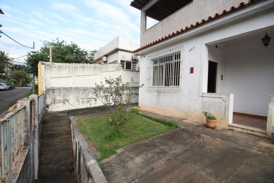 Frente de casa à venda com 3 quartos, 360m² em Curicica, Rio de Janeiro