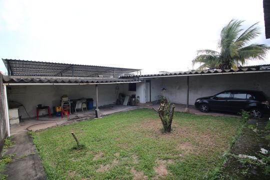 Quintal de casa à venda com 3 quartos, 360m² em Curicica, Rio de Janeiro