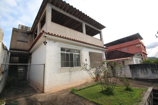 Fachada de casa à venda com 3 quartos, 360m² em Curicica, Rio de Janeiro