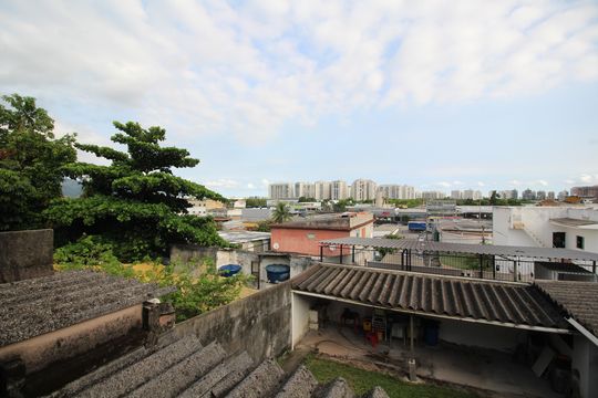 Vista de casa à venda com 3 quartos, 360m² em Curicica, Rio de Janeiro
