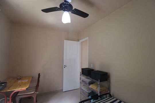 Quarto 2 de apartamento para alugar com 2 quartos, 45m² em Taquara, Rio de Janeiro