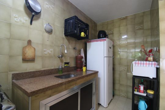 Cozinha de apartamento para alugar com 2 quartos, 45m² em Taquara, Rio de Janeiro