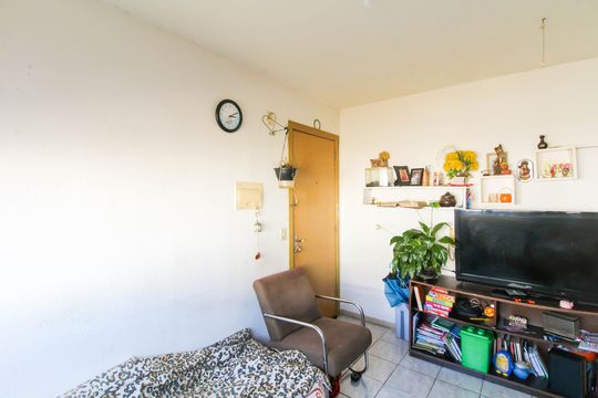 Sala de apartamento à venda com 2 quartos, 39m² em Guajuviras, Canoas
