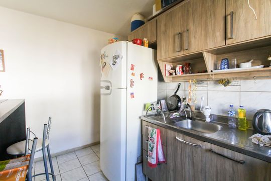 Cozinha de apartamento à venda com 2 quartos, 39m² em Guajuviras, Canoas