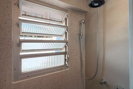 Banheiro social de apartamento para alugar com 2 quartos, 50m² em Mooca, São Paulo