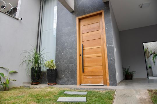 Fachada de casa à venda com 3 quartos, 200m² em Santa Efigênia, Belo Horizonte