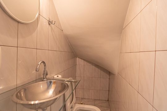 Lavabo de casa para alugar com 2 quartos, 200m² em Jardim Três Marias, São Paulo