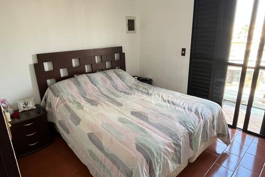 Casa à venda com 3 quartos, 175m² em Jardim Maristela, São Paulo