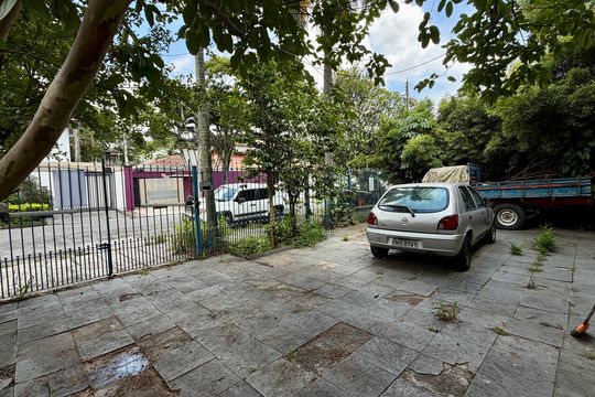 Casa à venda com 3 quartos, 380m² em Vila Pirajussara, São Paulo