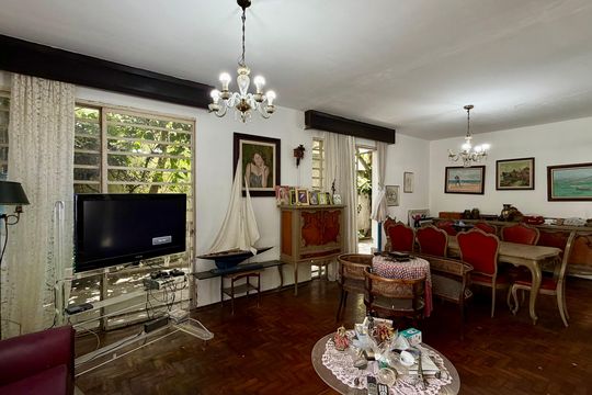 Casa à venda com 3 quartos, 380m² em Vila Pirajussara, São Paulo