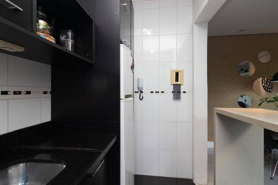Cozinha de apartamento à venda com 1 quarto, 36m² em Santana, Porto Alegre