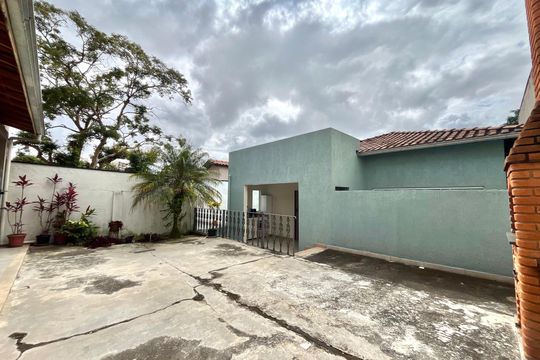Quintal de casa à venda com 3 quartos, 378m² em Cidade Vargas, São Paulo