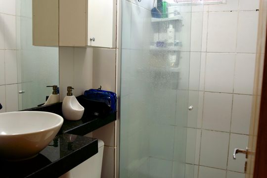 Banheiro de apartamento à venda com 2 quartos, 97m² em Camargos, Belo Horizonte