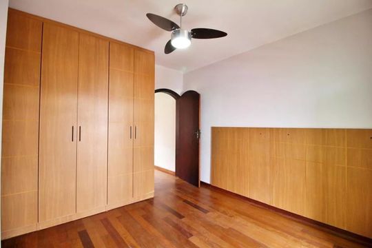 Casa à venda com 3 quartos, 207m² em Campestre, Santo André