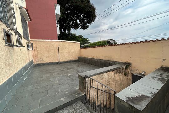 Quintal de casa à venda com 2 quartos, 50m² em Piedade, Rio de Janeiro