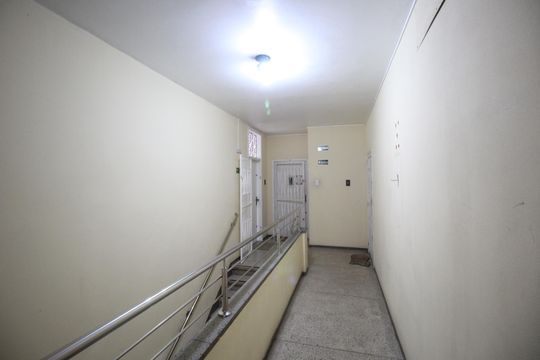 Corredor de apartamento à venda com 3 quartos, 86m² em Jardim São Pedro, Porto Alegre