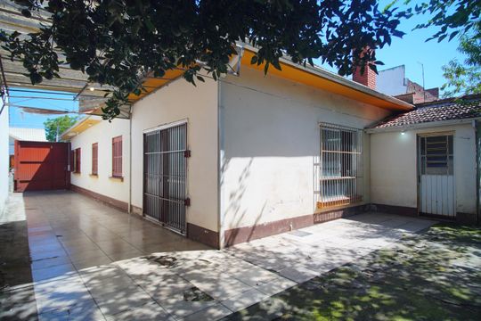 Quintal de casa para alugar com 2 quartos, 115m² em Centro, São Leopoldo