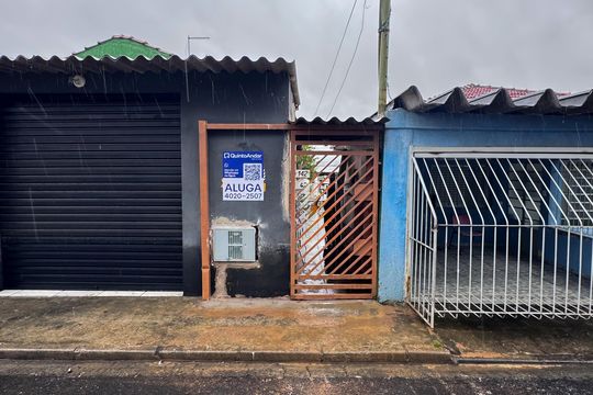 Fachada de casa para alugar com 1 quarto, 55m² em Itaquera, São Paulo