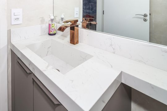 Banheiro de apartamento à venda com 2 quartos, 69m² em Barra Funda, São Paulo