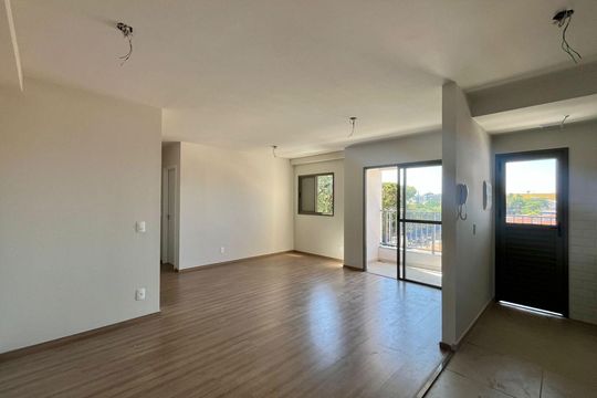 Sala de apartamento à venda com 2 quartos, 66m² em Parque Industrial, Campinas