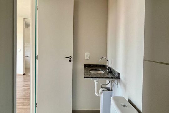 Banheiro de apartamento à venda com 2 quartos, 66m² em Parque Industrial, Campinas