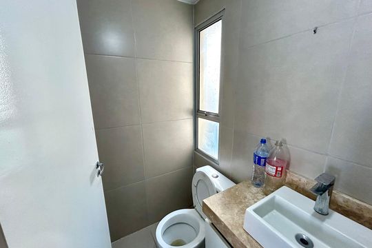 Banheiro de apartamento à venda com 3 quartos, 63m² em Jardim Flor da Montanha, Guarulhos