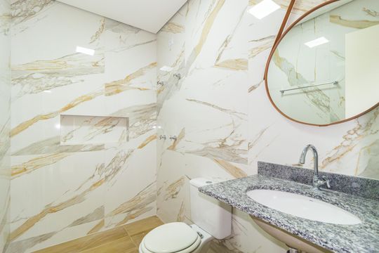 Banheiro de casa para alugar com 1 quarto, 40m² em Jardim Analia Franco, São Paulo