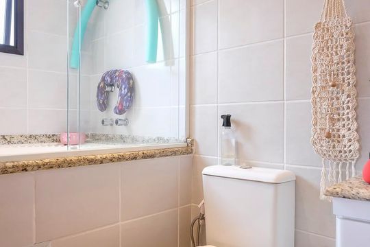 Banheiro da suíte de apartamento à venda com 3 quartos, 100m² em Santa Maria, São Caetano do Sul