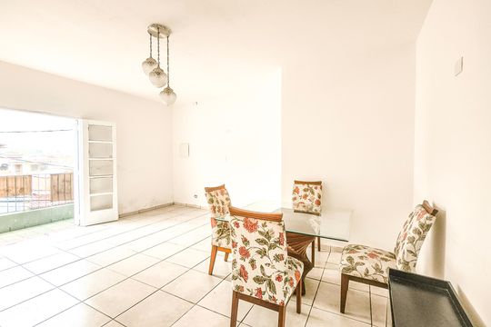 Casa para alugar com 3 quartos, 195m² em Jardim dos Lagos, São Paulo