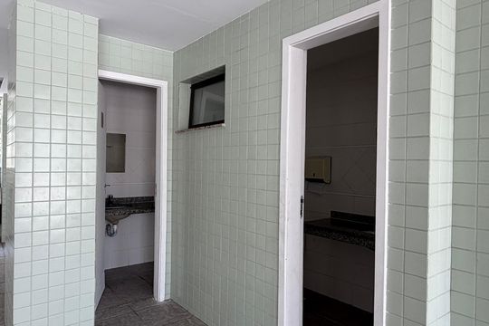 Área comum - Banheiros  de apartamento à venda com 3 quartos, 145m² em Jacarepaguá, Rio de Janeiro