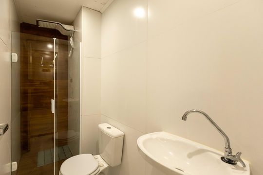 Banheiro de apartamento à venda com 2 quartos, 35m² em Usina Piratininga, São Paulo