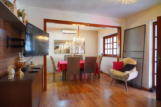 sala de casa de condomínio à venda com 3 quartos, 253m² em Cavalhada, Porto Alegre