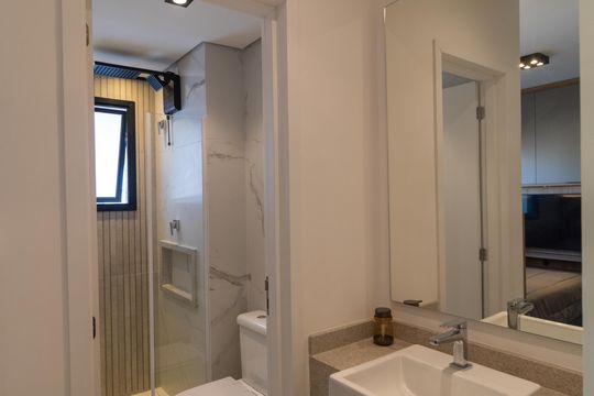 Banheiro da Suíte de apartamento à venda com 1 quarto, 43m² em Centro, Campinas