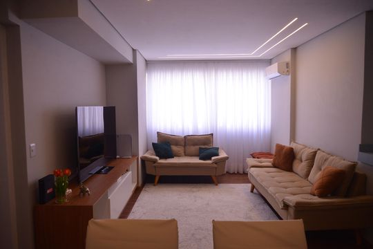 Sala de apartamento à venda com 3 quartos, 90m² em Vila Gilda, Santo André