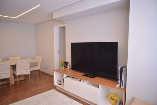 Sala de apartamento à venda com 3 quartos, 90m² em Vila Gilda, Santo André