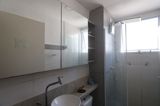 Banheiro de apartamento à venda com 2 quartos, 45m² em São José, Canoas