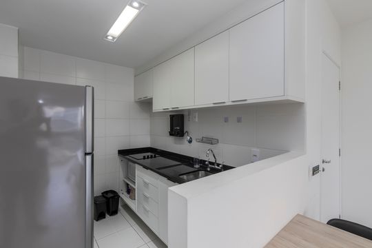 Cozinha de kitnet/studio para alugar com 1 quarto, 44m² em Santo Amaro, São Paulo