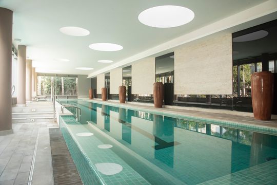 Área comum - Piscina coberta de apartamento para alugar com 1 quarto, 72m² em Mirandópolis, São Paulo