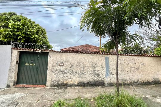 Fachada de casa para alugar com 4 quartos, 600m² em Jardim Oriental, São Paulo