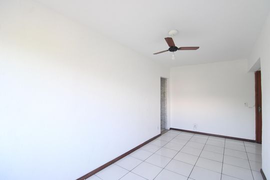 Sala de apartamento à venda com 2 quartos, 48m² em Taquara, Rio de Janeiro