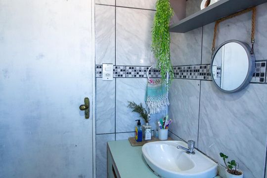Banheiro de casa para alugar com 2 quartos, 107m² em Éden, Sorocaba