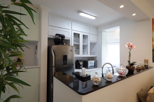 Cozinha de apartamento à venda com 2 quartos, 51m² em Vila Morumbi, São Paulo