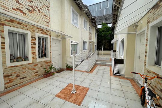 Área comum de casa de condomínio à venda com 3 quartos, 170m² em Jardim Cláudia, São Paulo