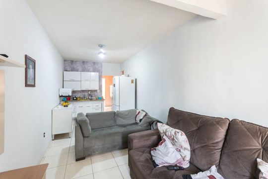 Sala de casa à venda com 2 quartos, 240m² em Benfica, Rio de Janeiro