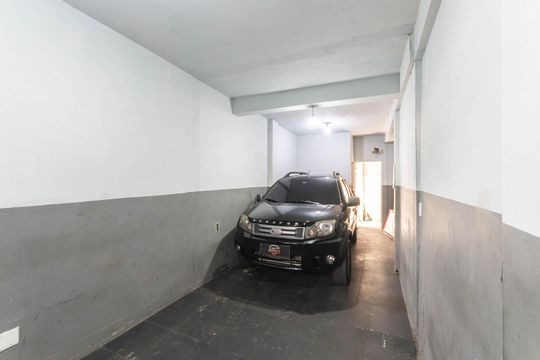 Garagem de casa à venda com 2 quartos, 240m² em Benfica, Rio de Janeiro