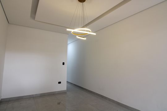 Sala de casa à venda com 3 quartos, 100m² em Parque Paineiras, São Paulo